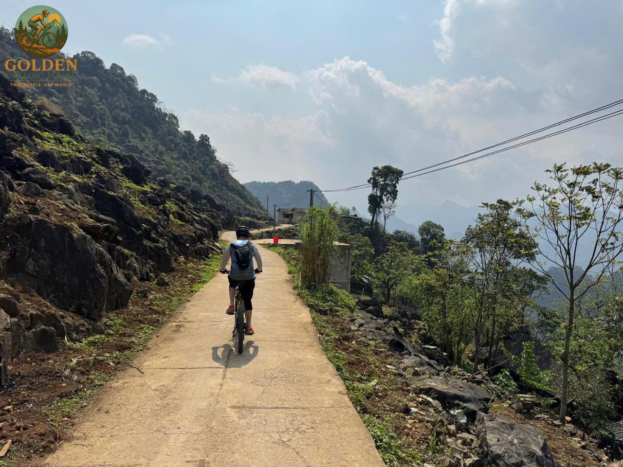 15-Day North Vietnam Cycling Tour: Hanoi, Sa Pa, Ha Giang & Ba Be
